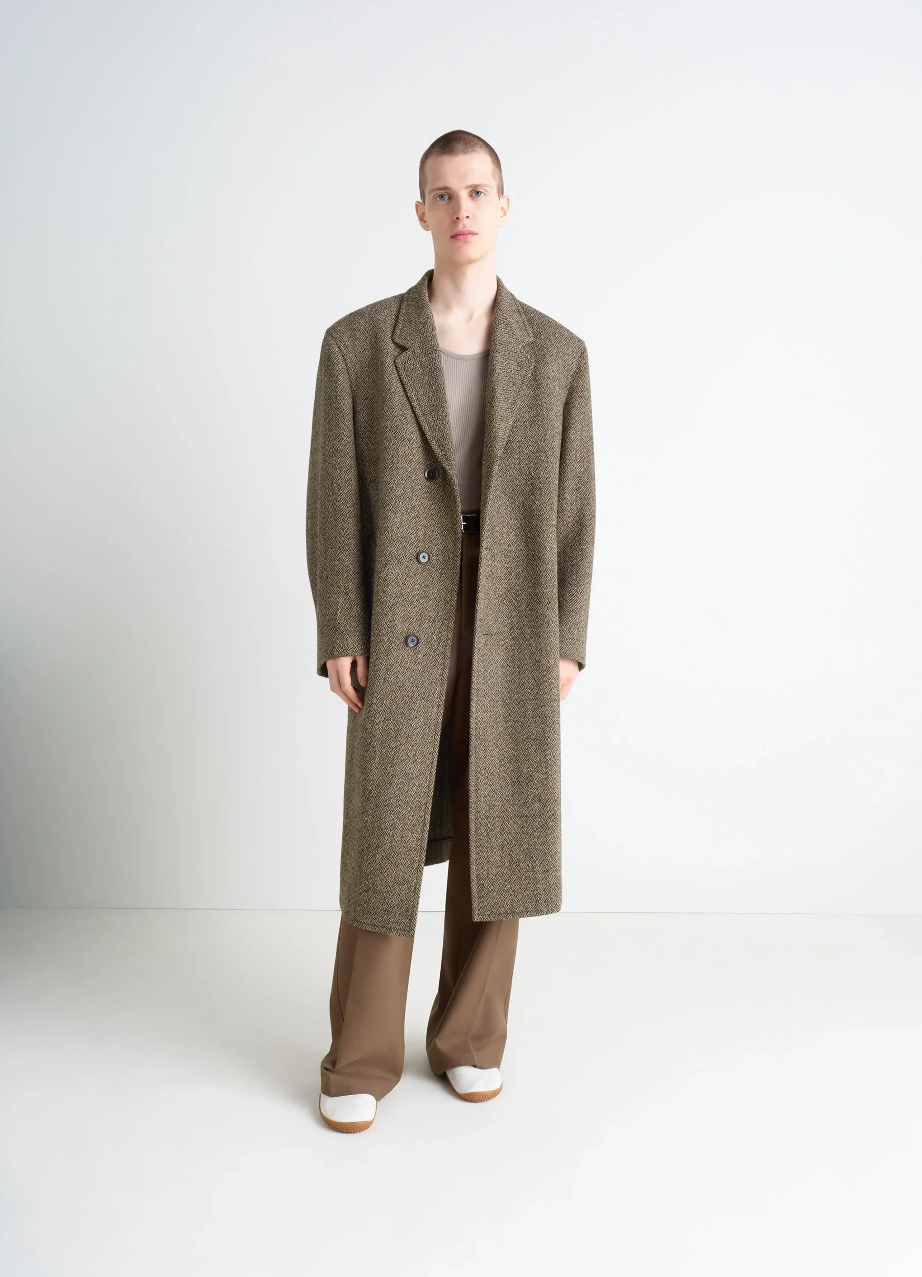CHESTERFIELD COAT IN TWEED