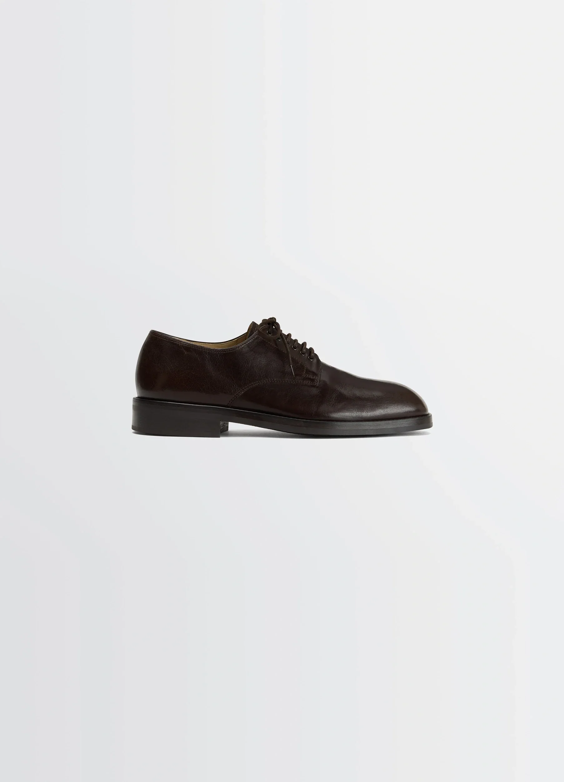 DERBIES IN LEATHER