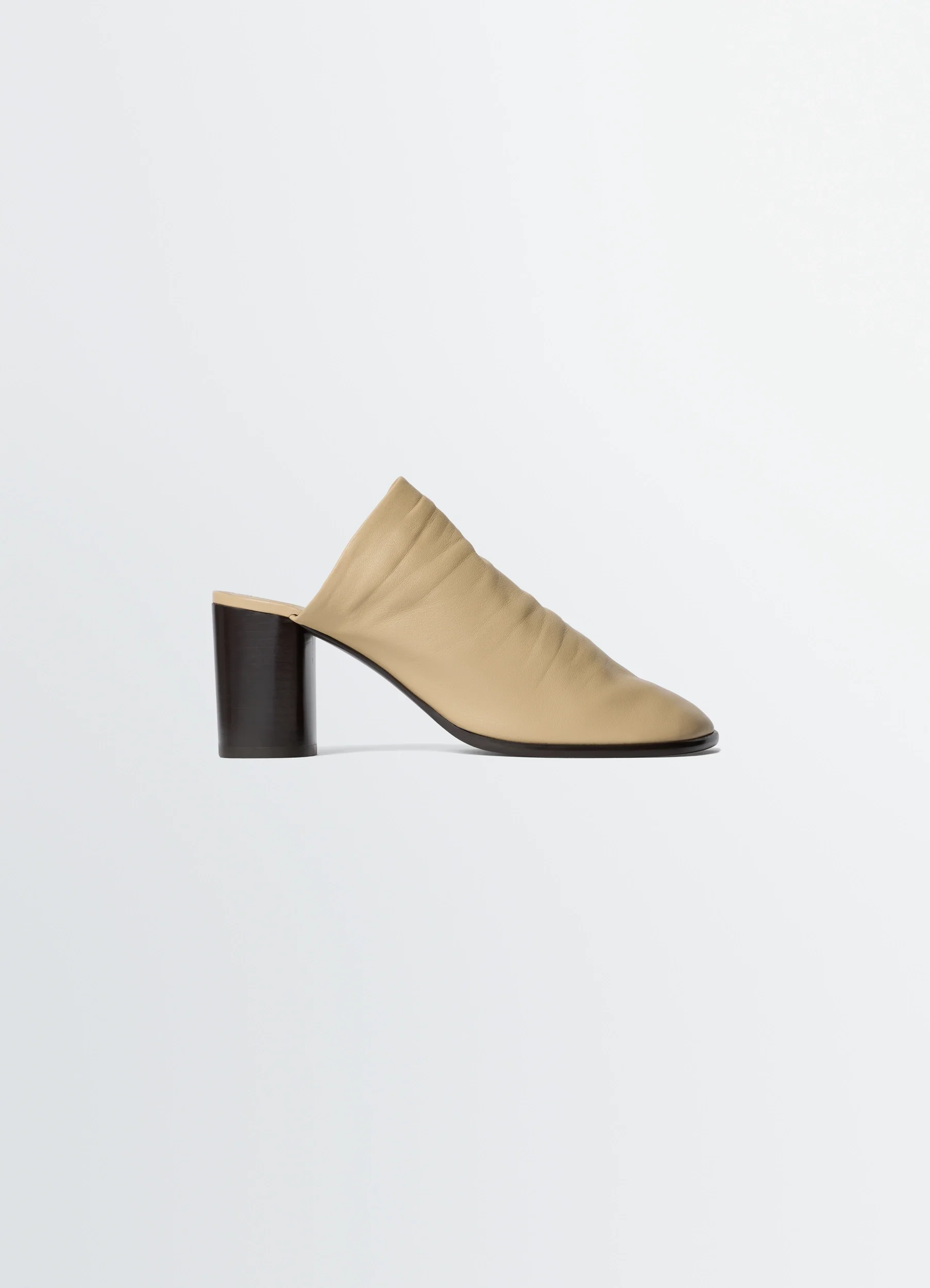 GLOVE MULES IN LEATHER