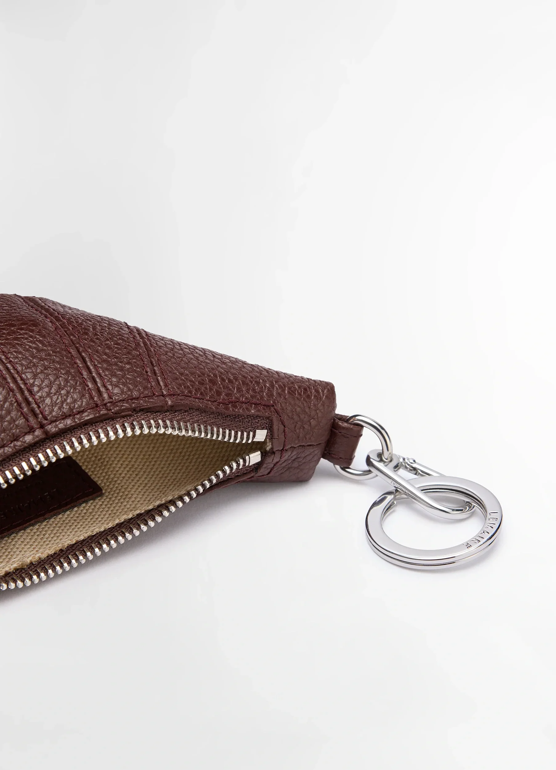 MINI CROISSANT KEYRING IN LEATHER - Image 3