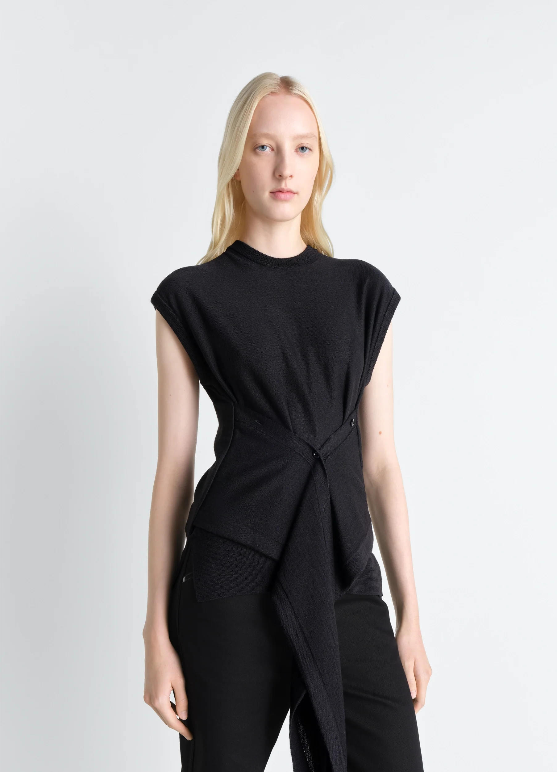 SLEEVELESS BUTTONED TOP IN MERINO BLEND
