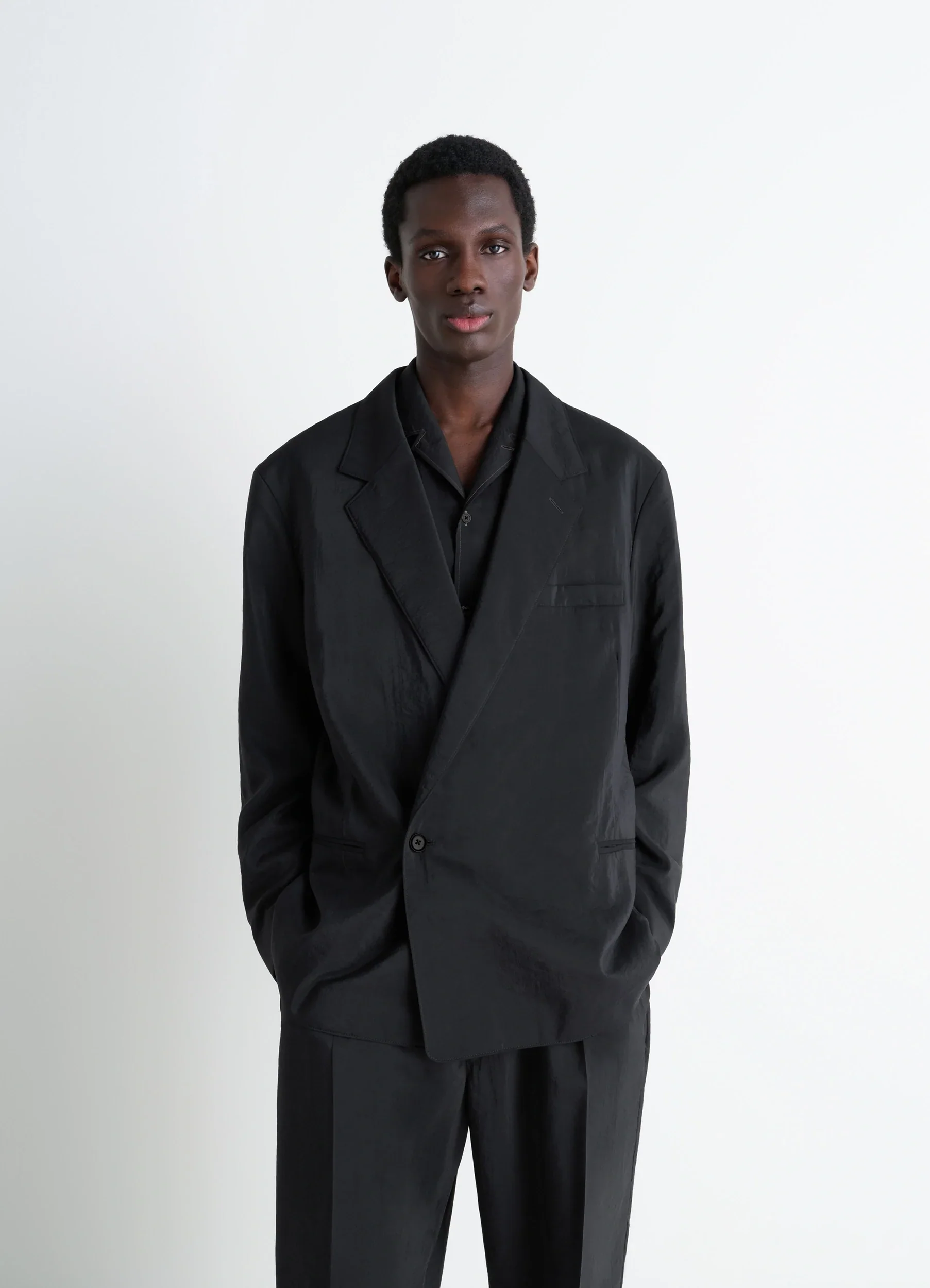SOFT DOUBLE BREASTED JACKET IN DRY SILK