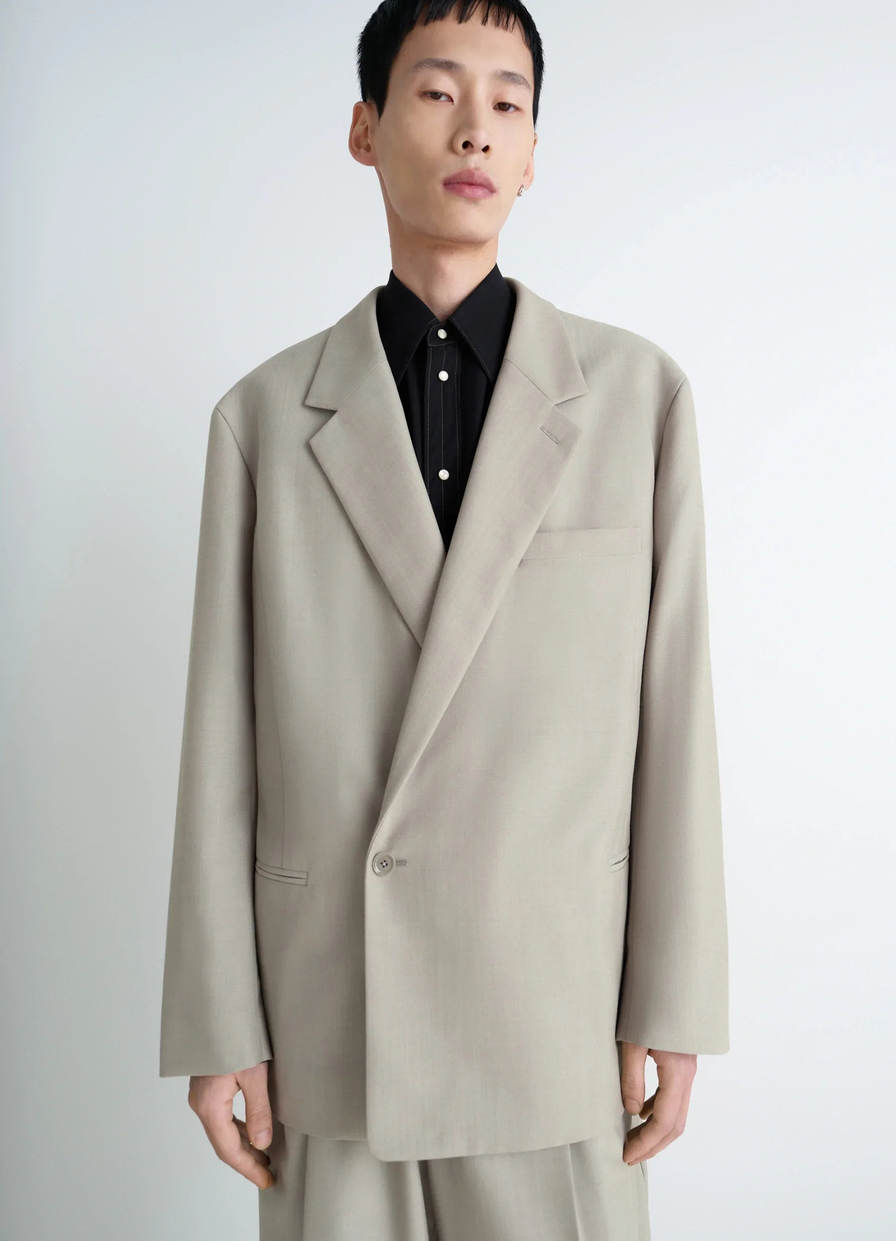 SOFT DOUBLE BREASTED JACKET IN POLYWOOL