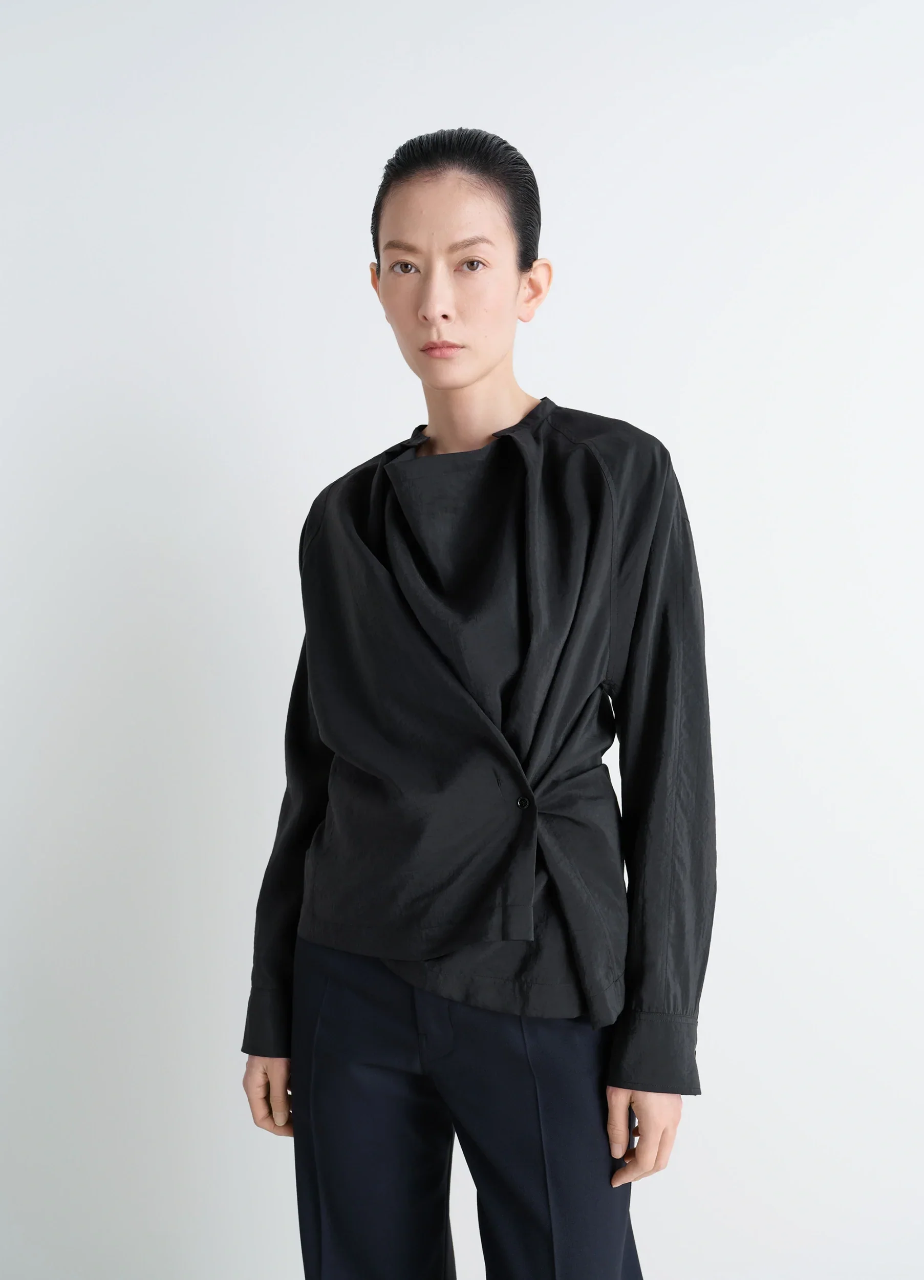 TWISTED TOP IN DRY SILK