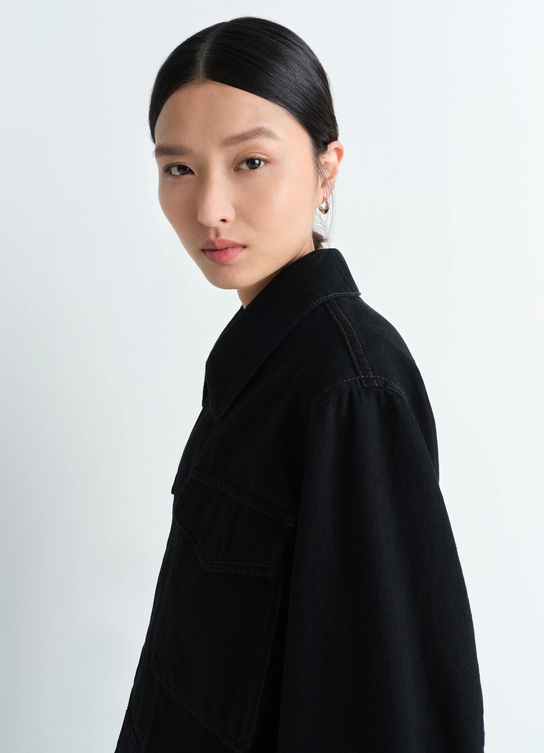TWO POCKET CROPPED JACKET IN DENIM - Image 3